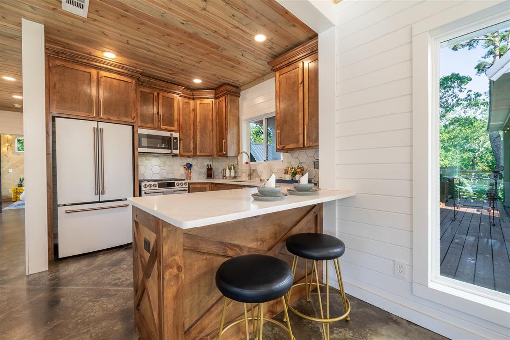 1408 N Lukfata Trail