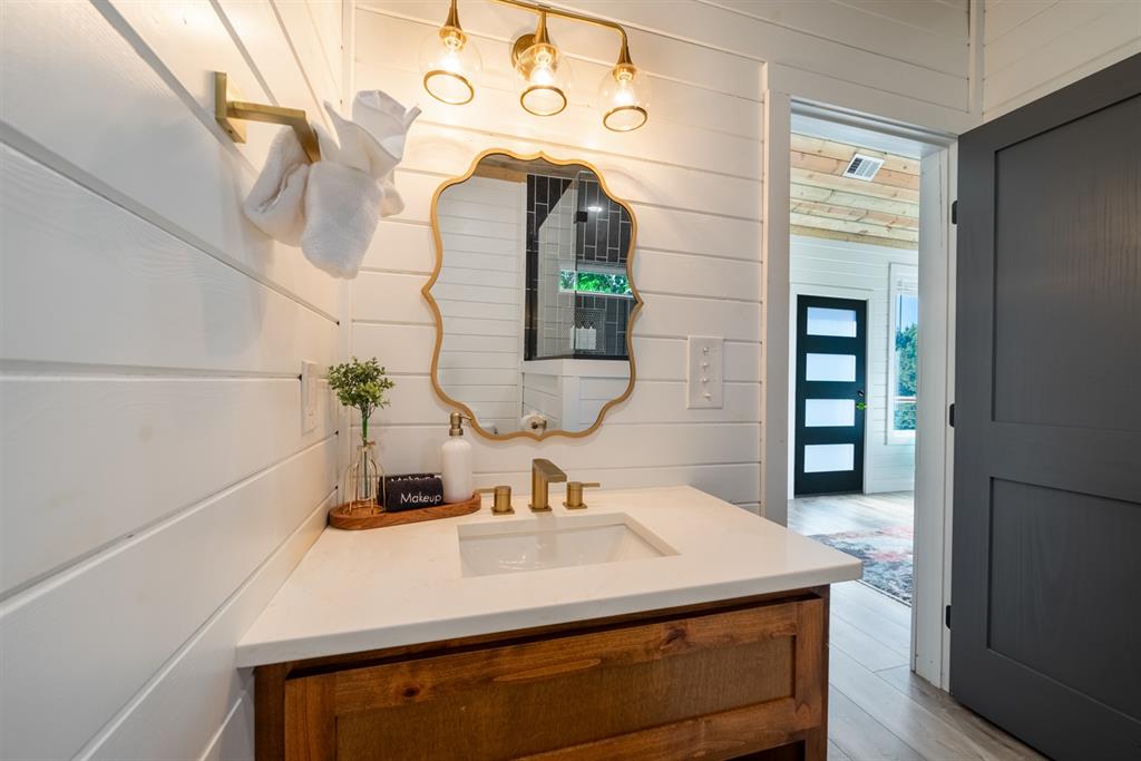1408 N Lukfata Trail