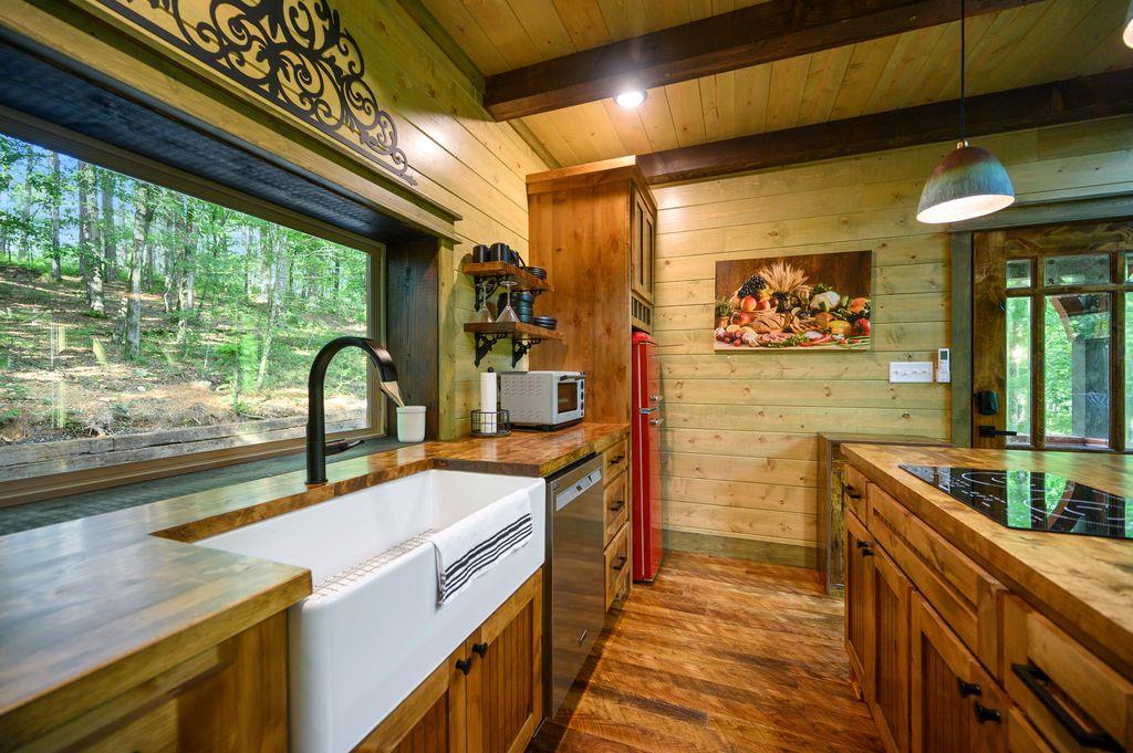 122 Sherwood Forest Lane