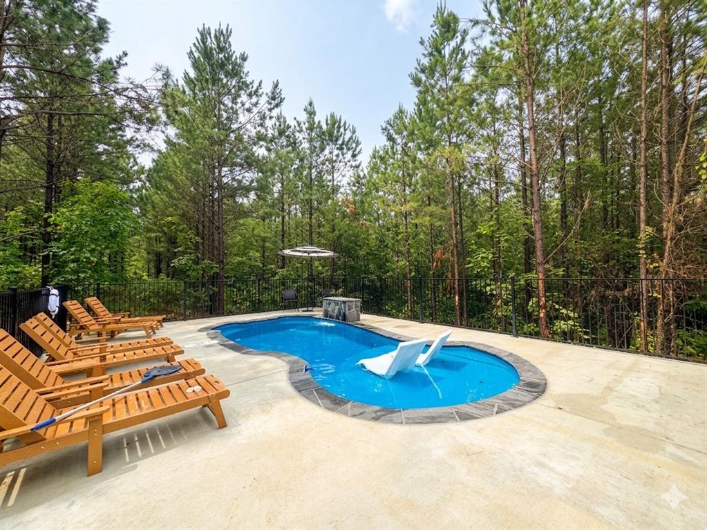 47 Canoe Birch Trail