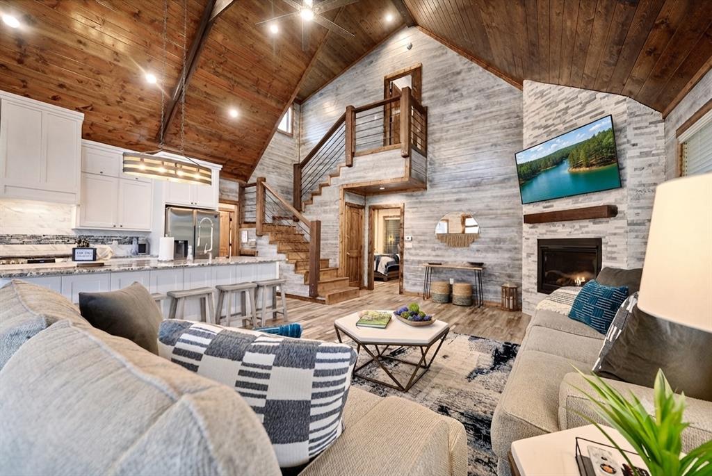 111 Red Berry Trail