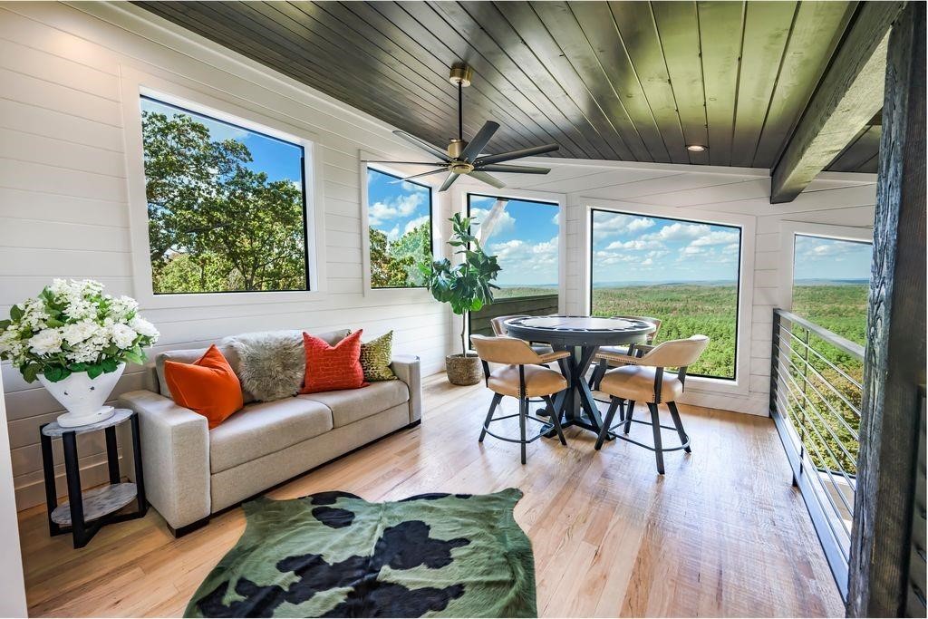 462 Moonshiner Springs Trail