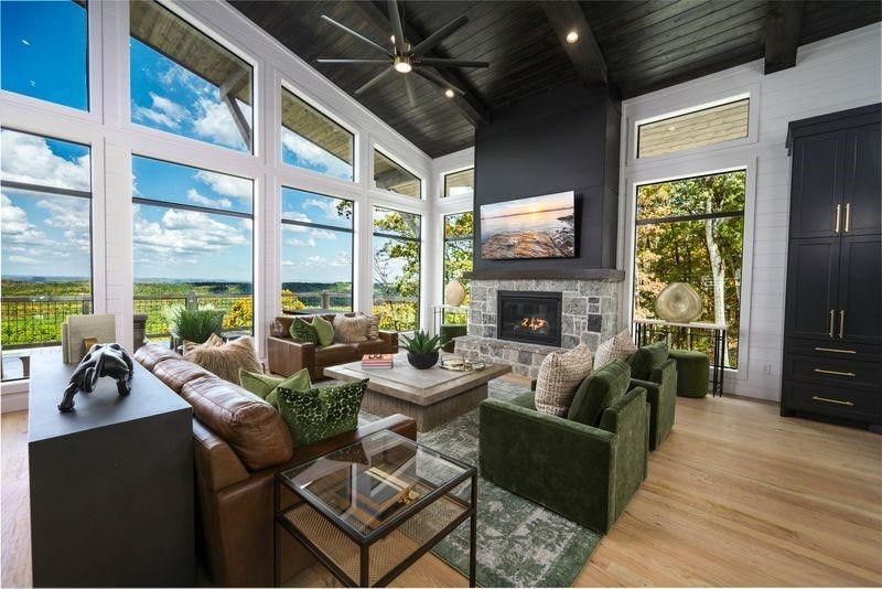 462 Moonshiner Springs Trail