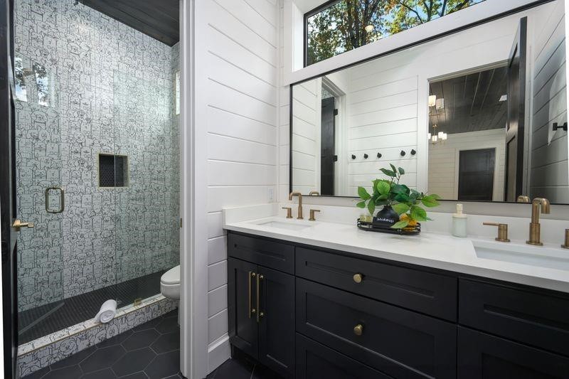 462 Moonshiner Springs Trail