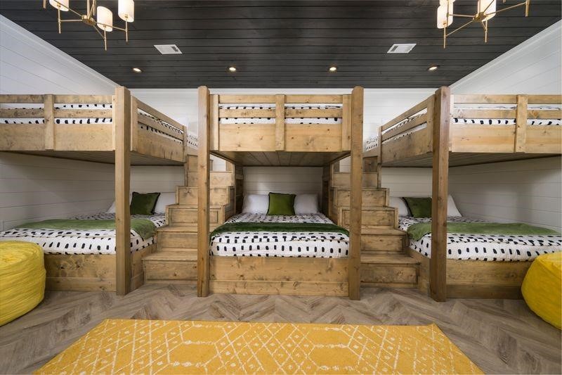 462 Moonshiner Springs Trail