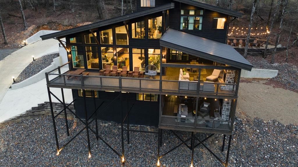 462 Moonshiner Springs Trail