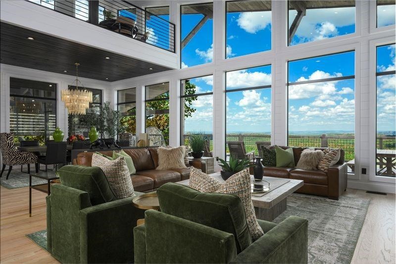 462 Moonshiner Springs Trail