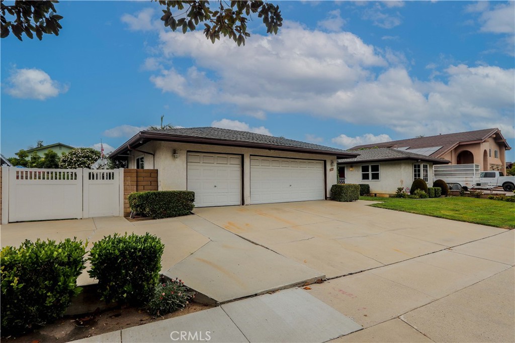 733 Las Riendas Drive