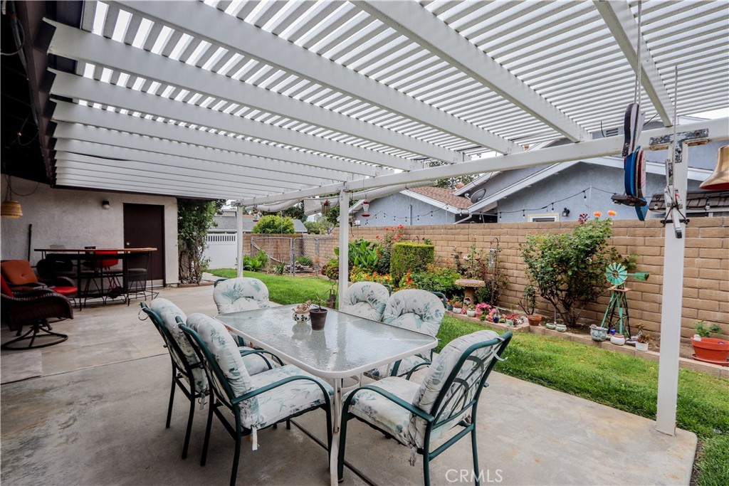 733 Las Riendas Drive