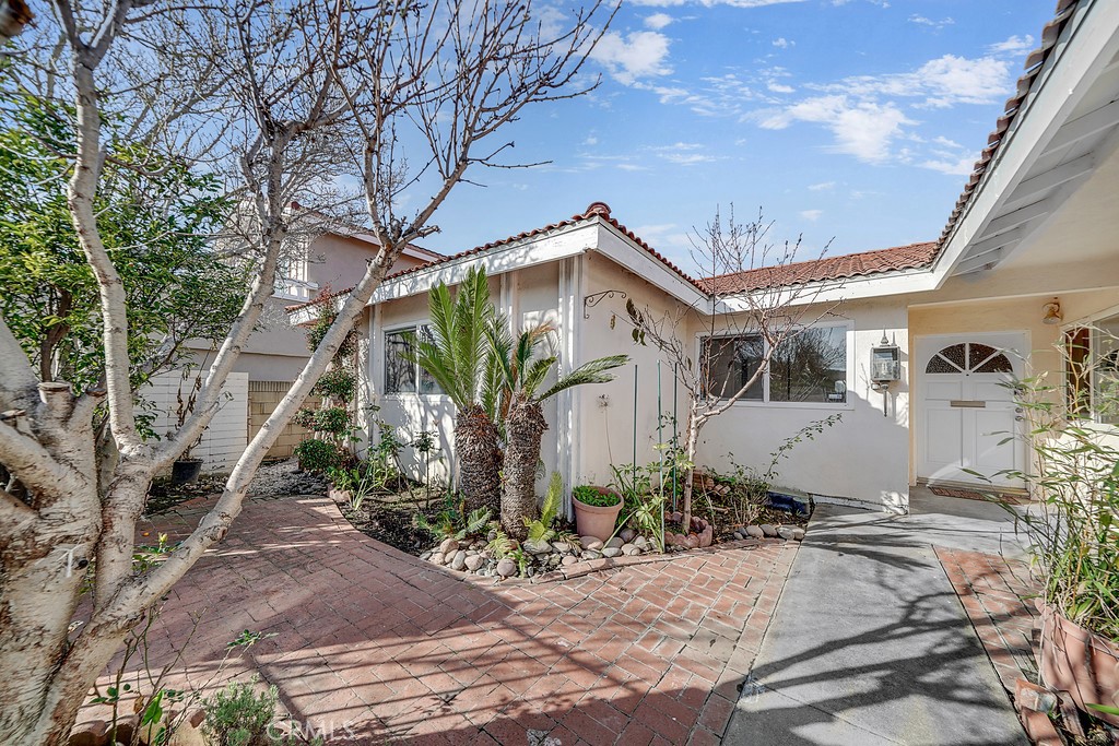 6781 Bridgewater Drive