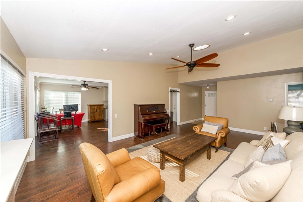 2120 Avenida Soledad