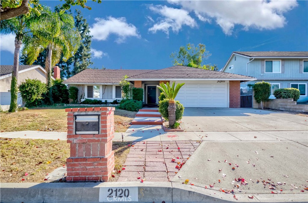 2120 Avenida Soledad