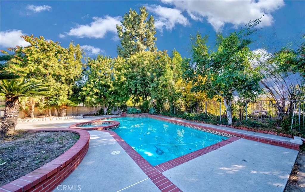 2120 Avenida Soledad