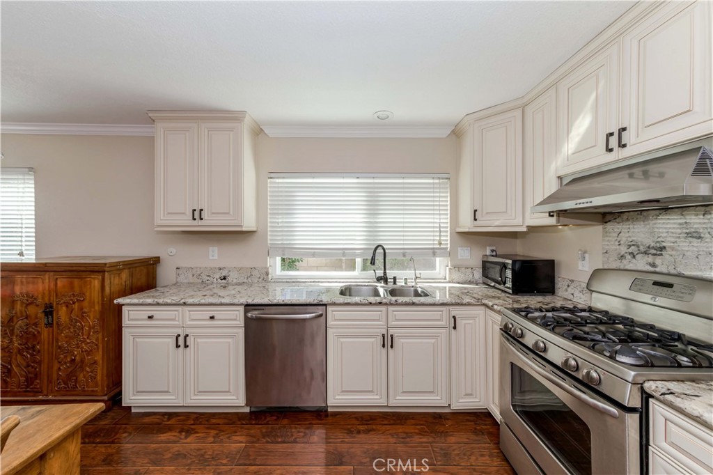 2120 Avenida Soledad