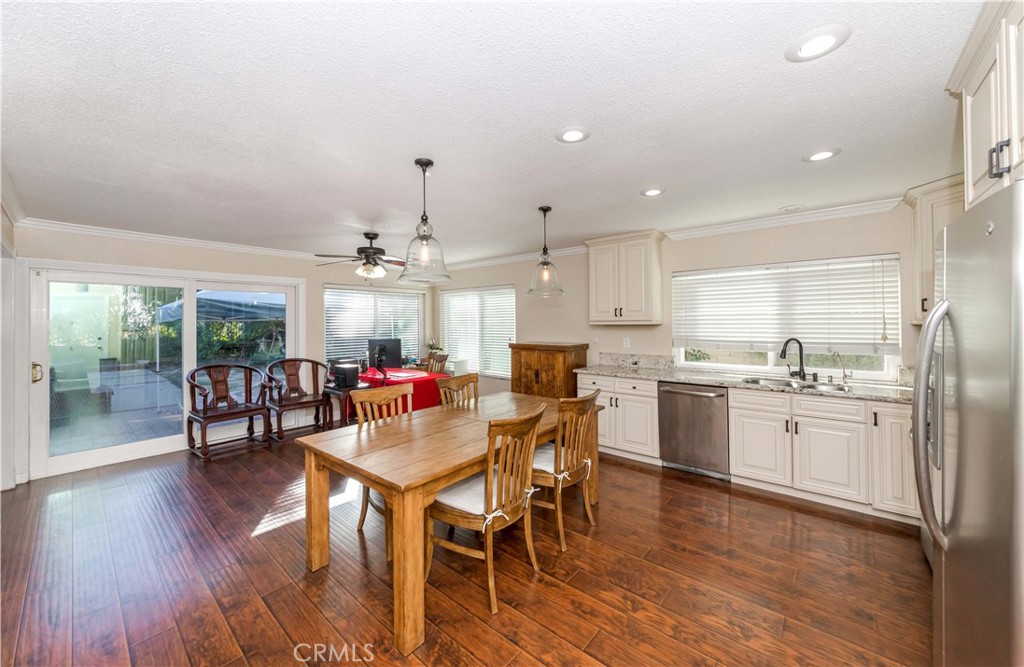 2120 Avenida Soledad