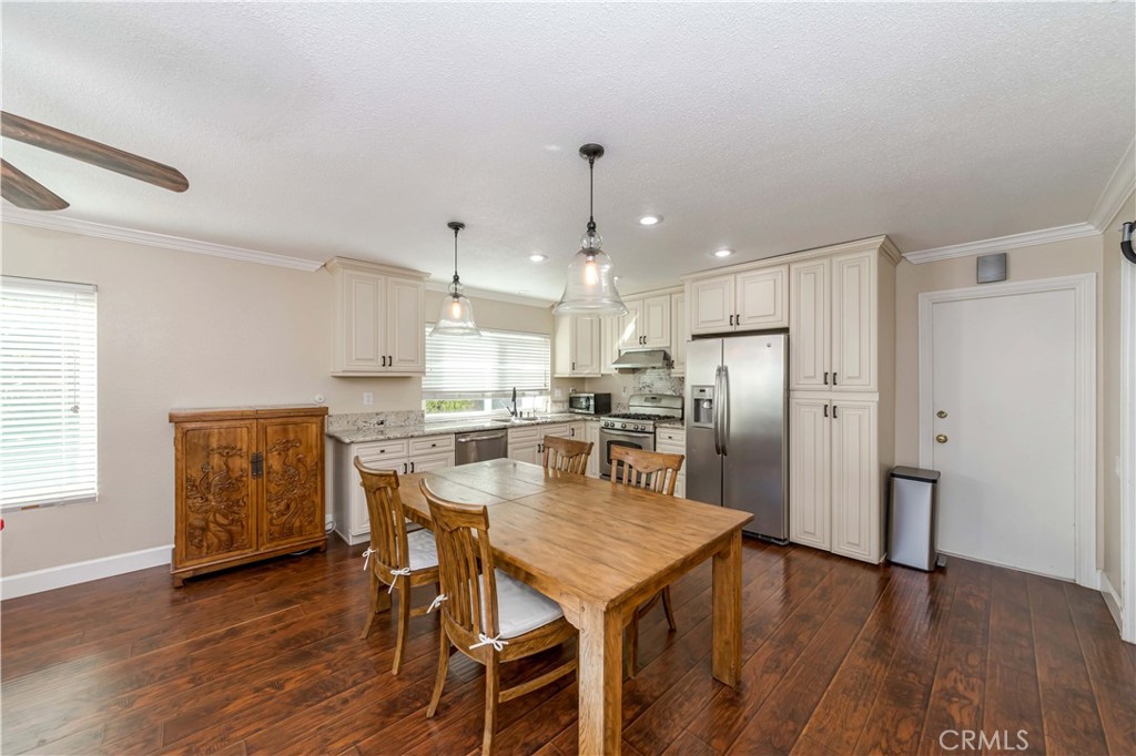 2120 Avenida Soledad