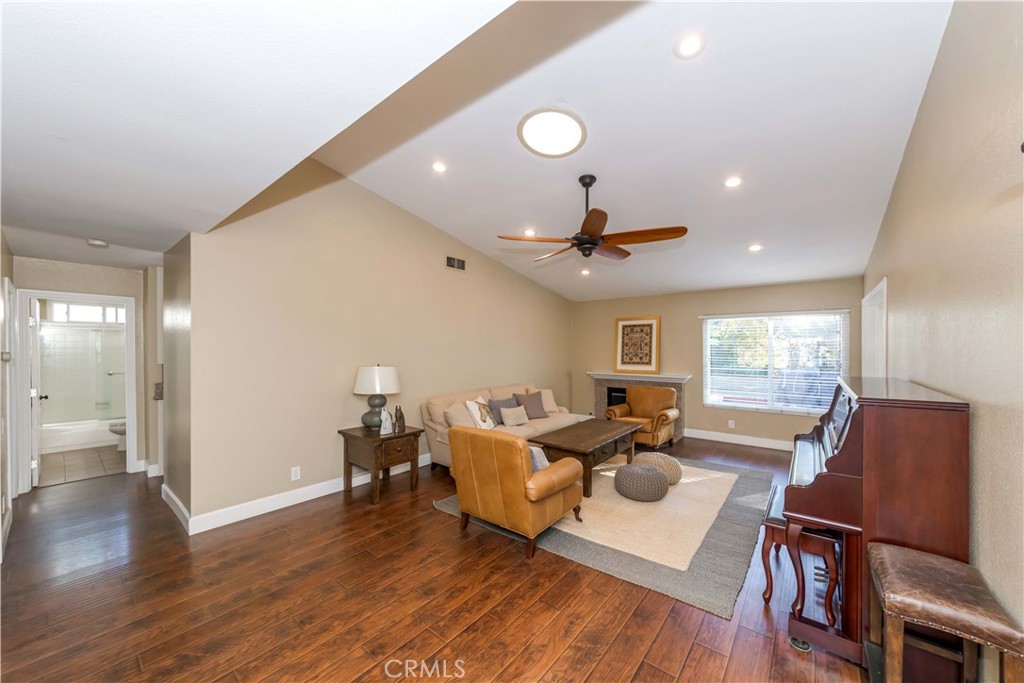 2120 Avenida Soledad