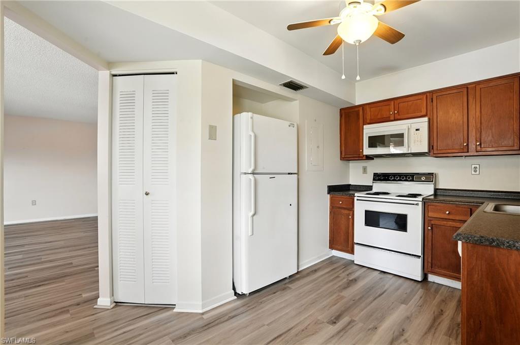 1524 Mainsail DR # 8