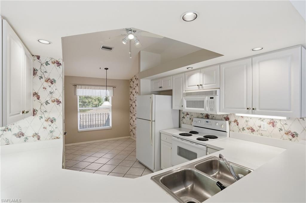 1032 Manor Lake DR # D204