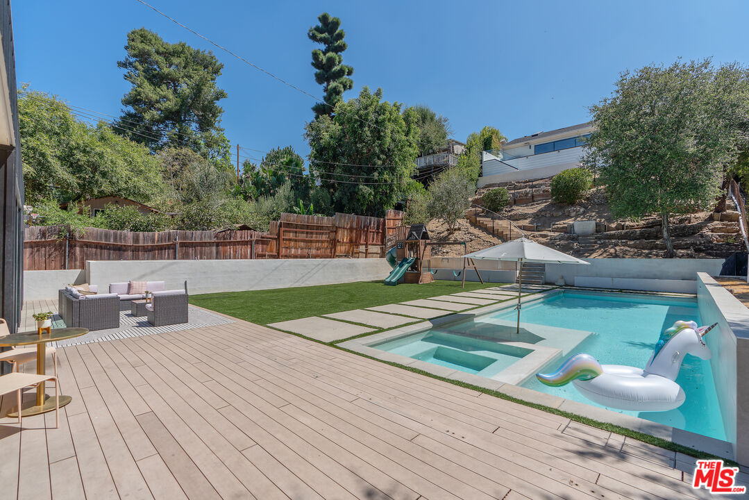 5265 Dahlia Dr