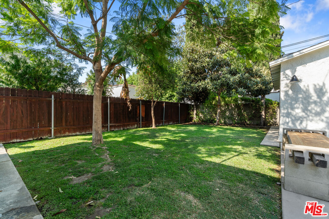 4031 Edenhurst Ave