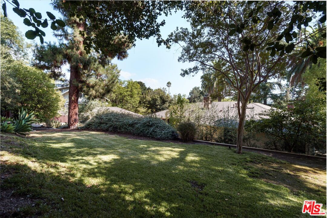 2001 Hill Dr