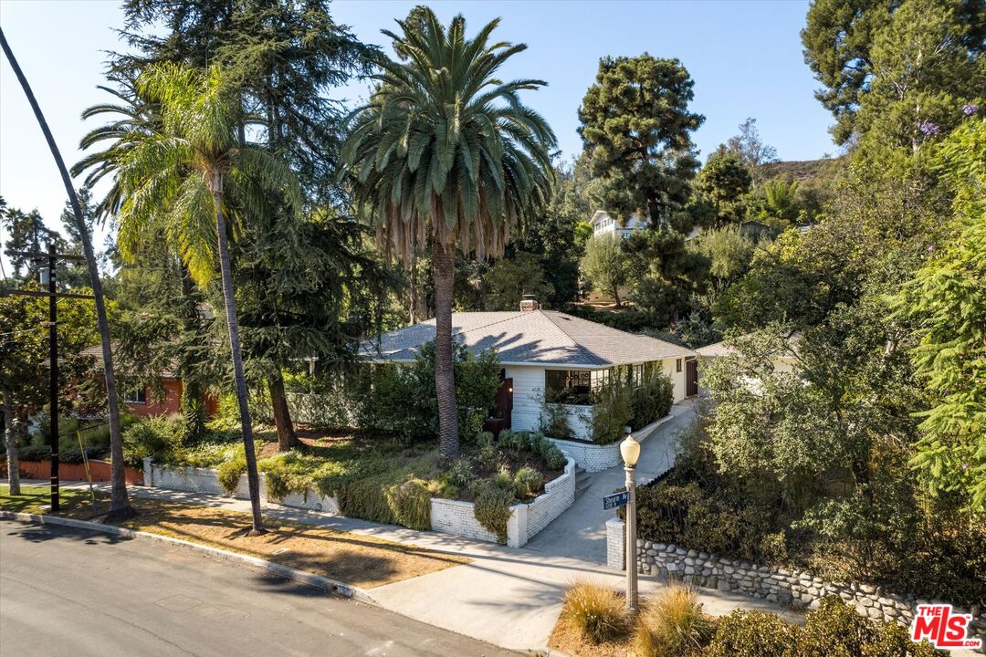 2001 Hill Dr