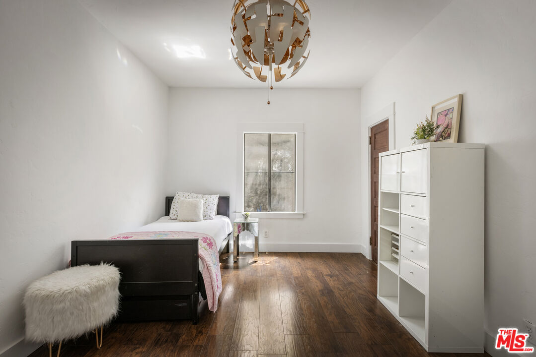 201 S Avenue 55