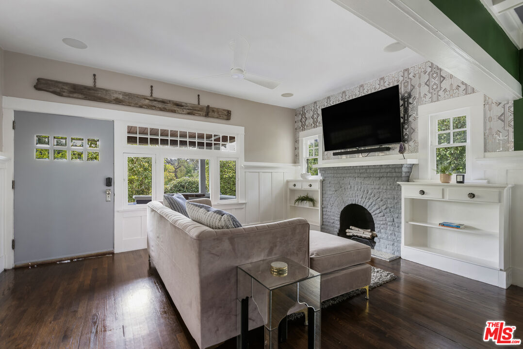 201 S Avenue 55