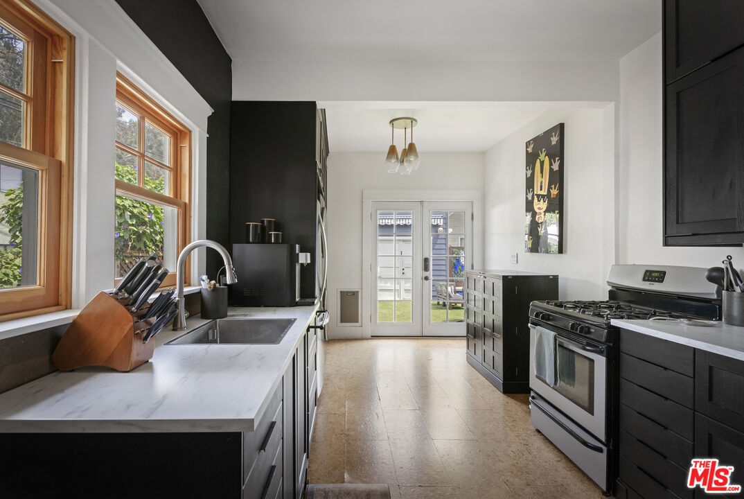 201 S Avenue 55
