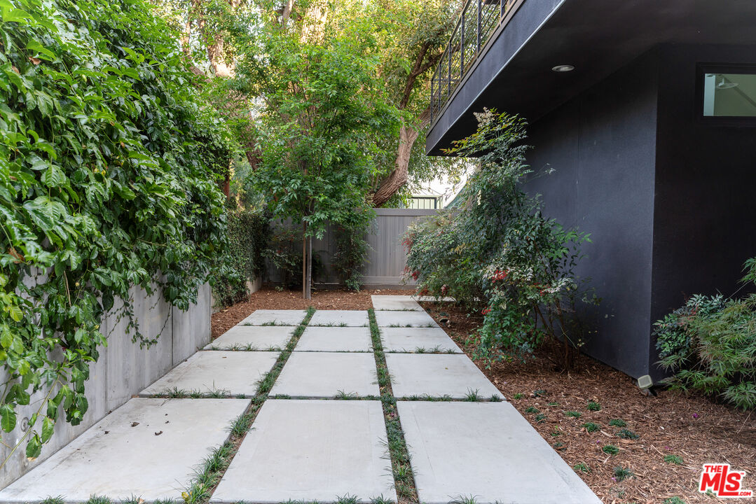 2267 Duane St Unit: 3