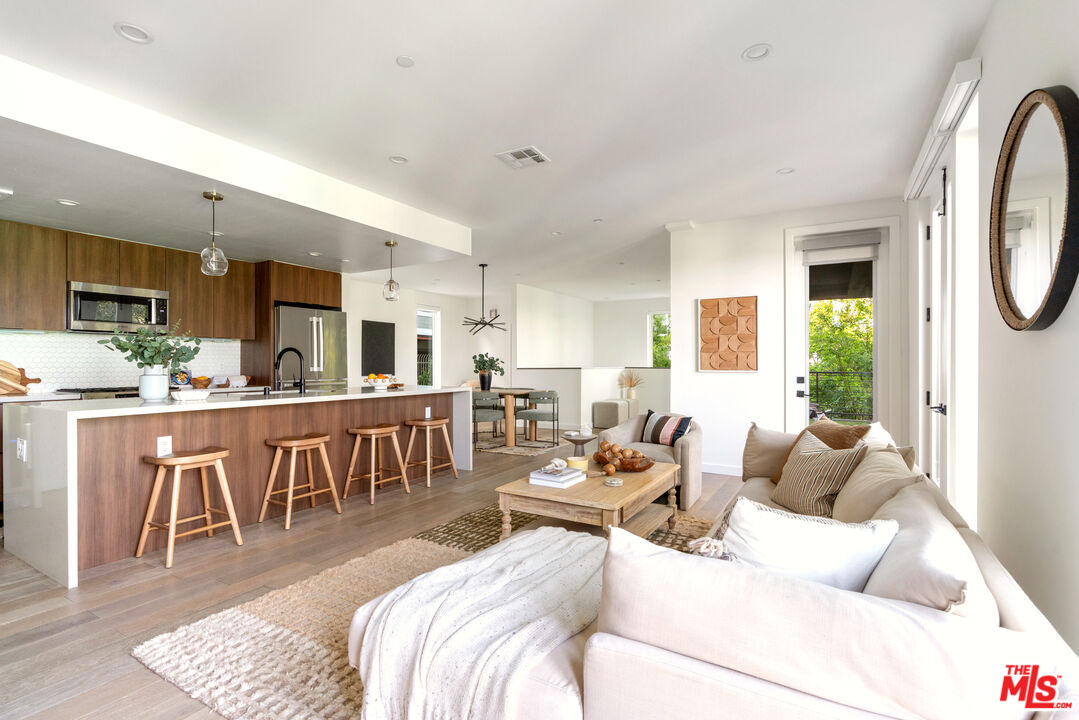 2267 Duane St Unit: 3