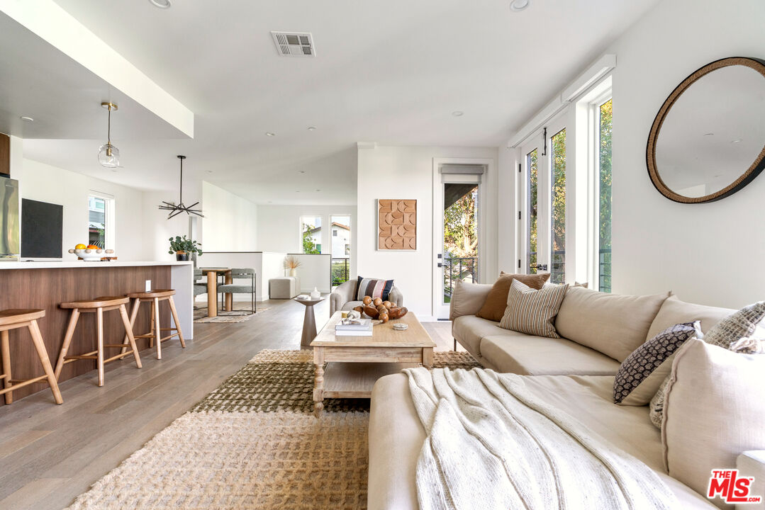 2267 Duane St Unit: 3