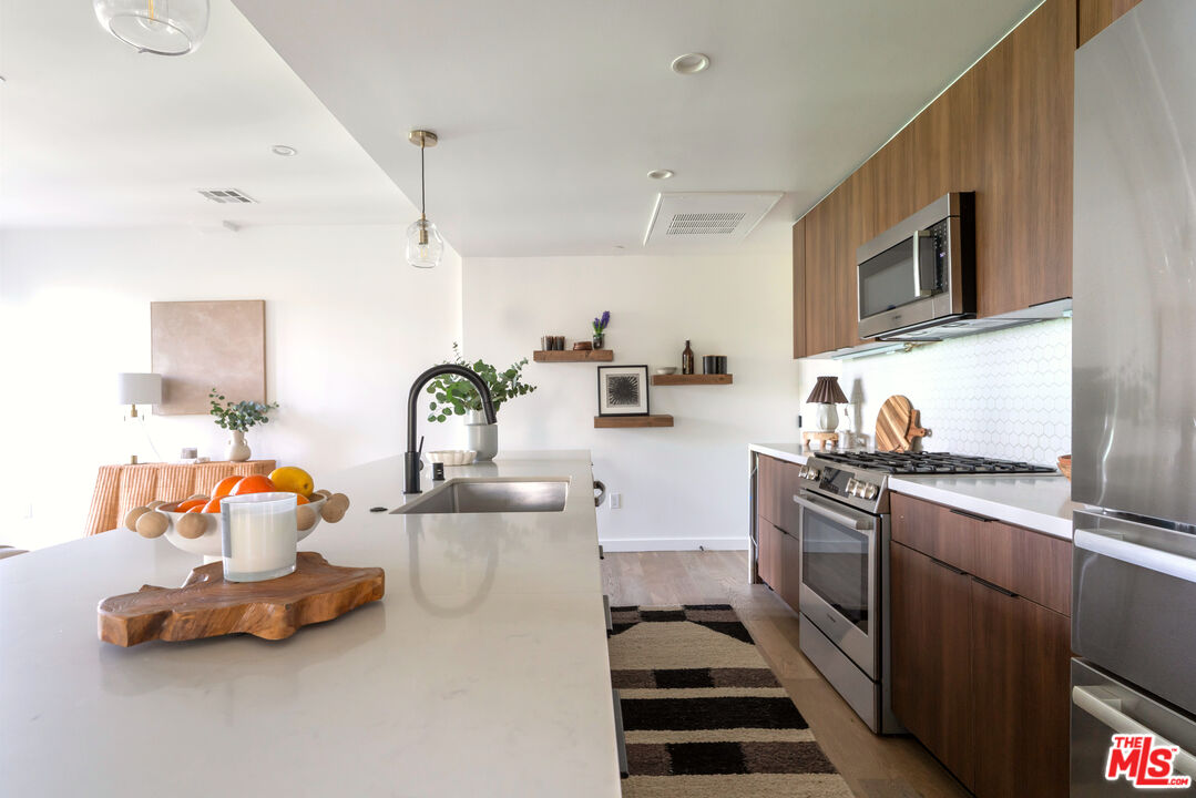 2267 Duane St Unit: 3