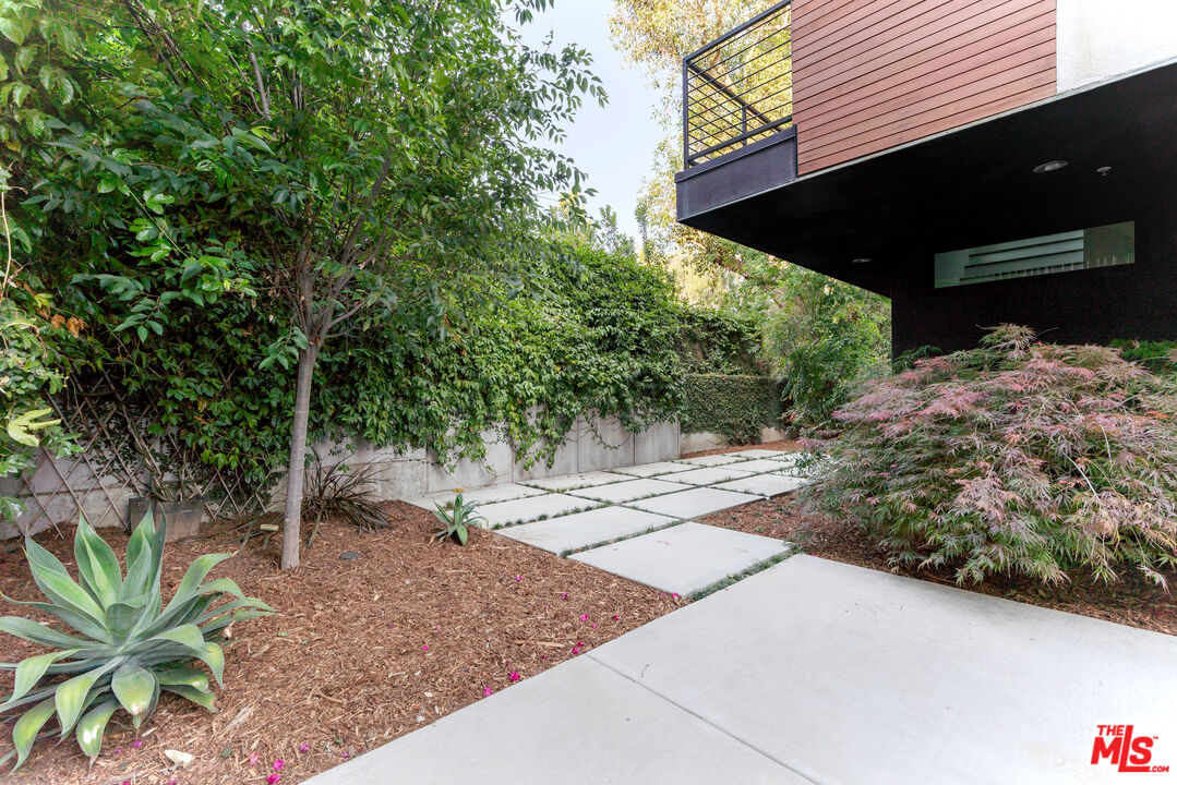 2267 Duane St Unit: 3