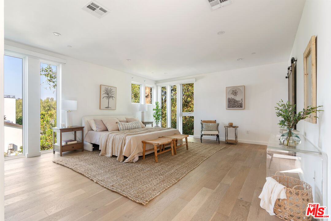 2267 Duane St Unit: 3