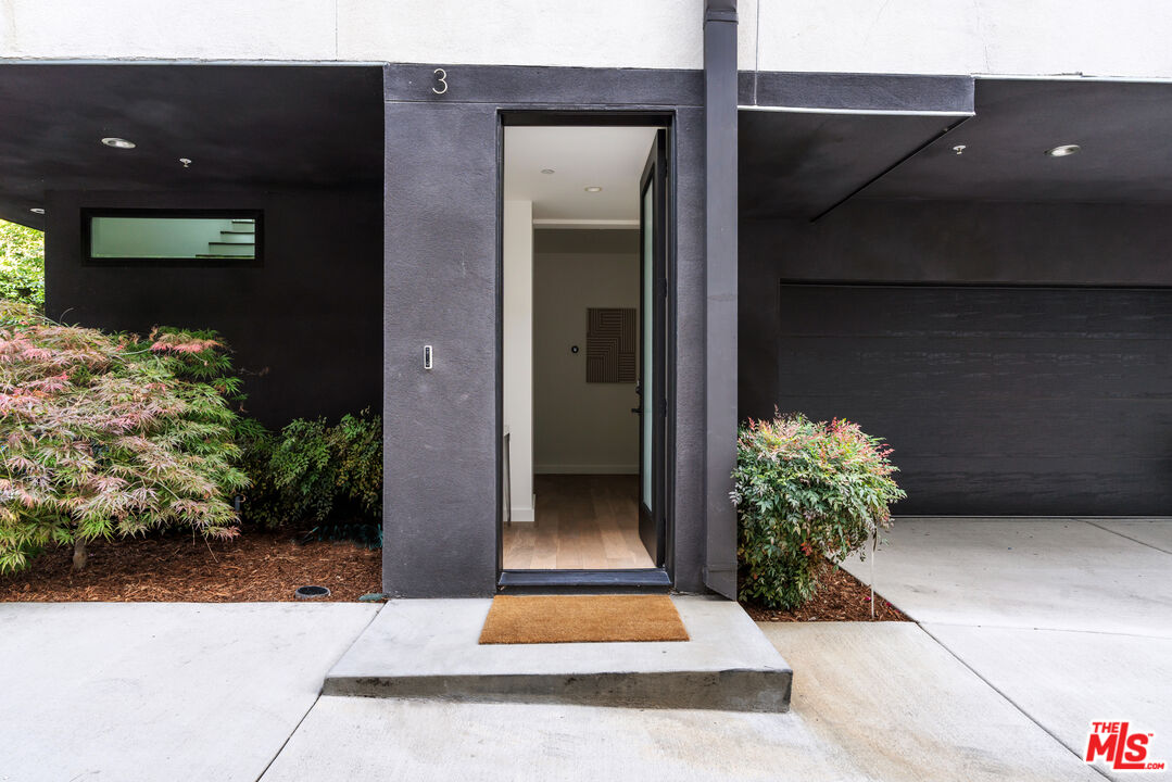 2267 Duane St Unit: 3