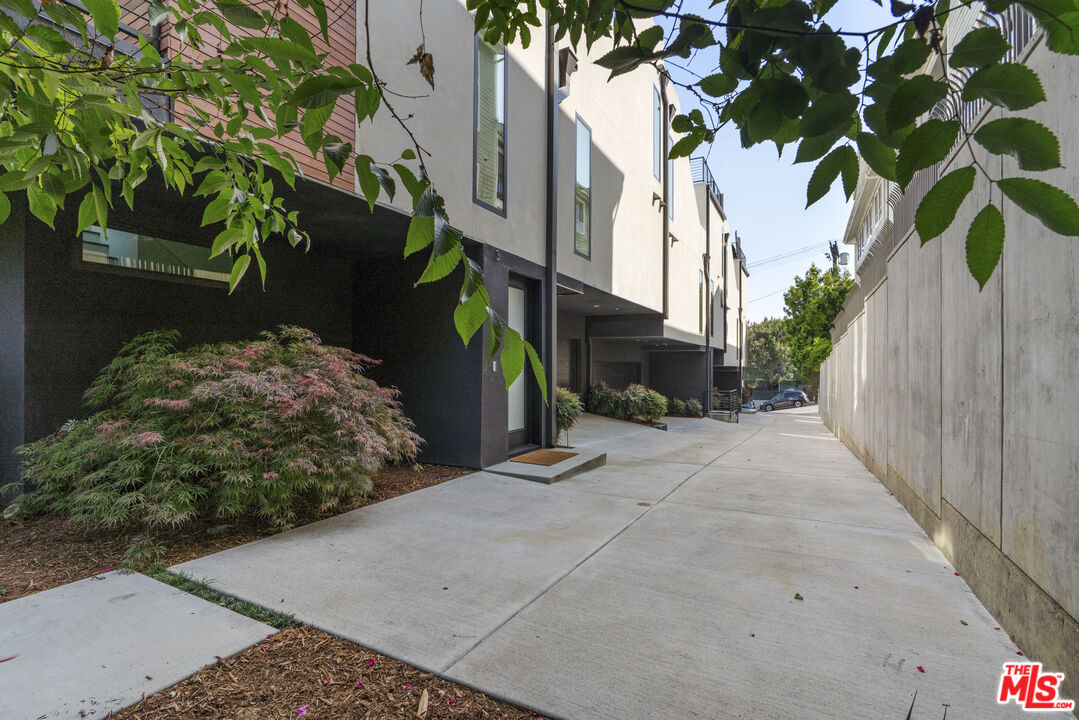 2267 Duane St Unit: 3