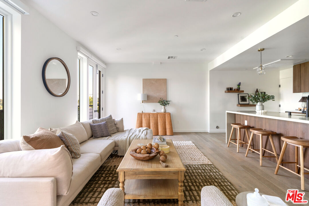 2267 Duane St Unit: 3