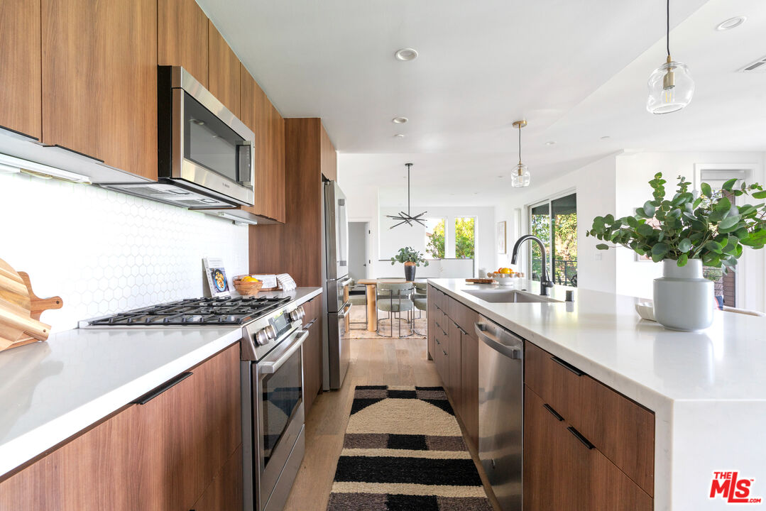 2267 Duane St Unit: 3
