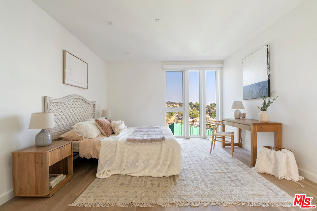 2267 Duane St Unit: 3