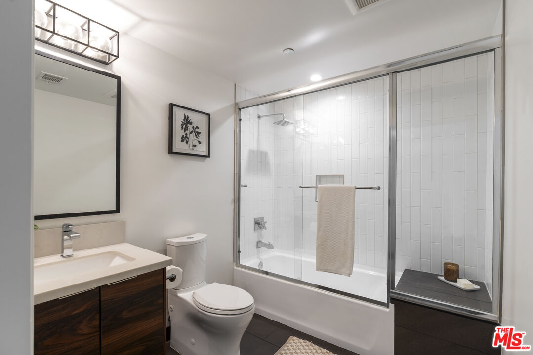 2267 Duane St Unit: 3