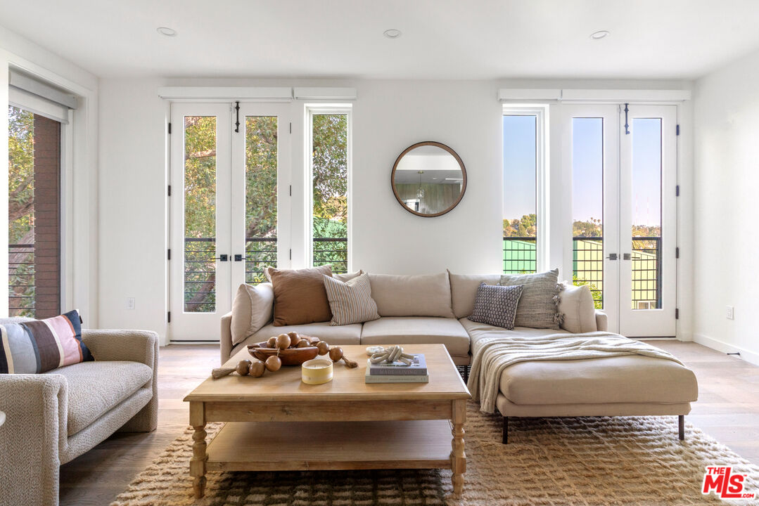 2267 Duane St Unit: 3