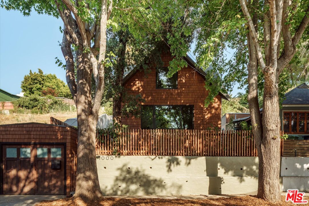 1000 Myra Ave