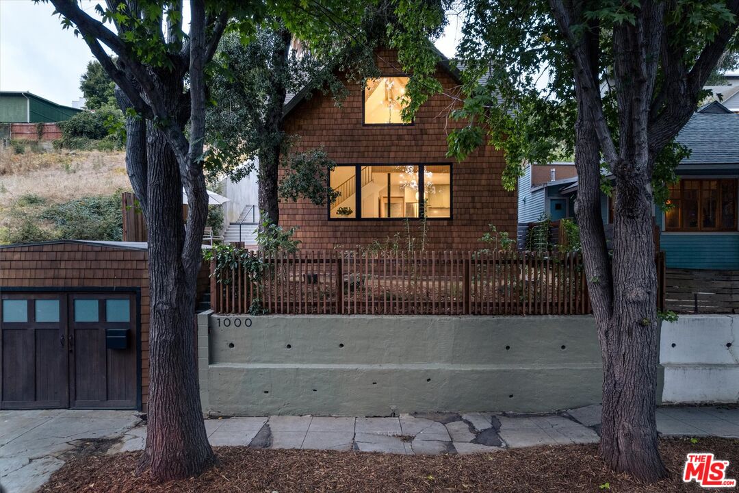 1000 Myra Ave
