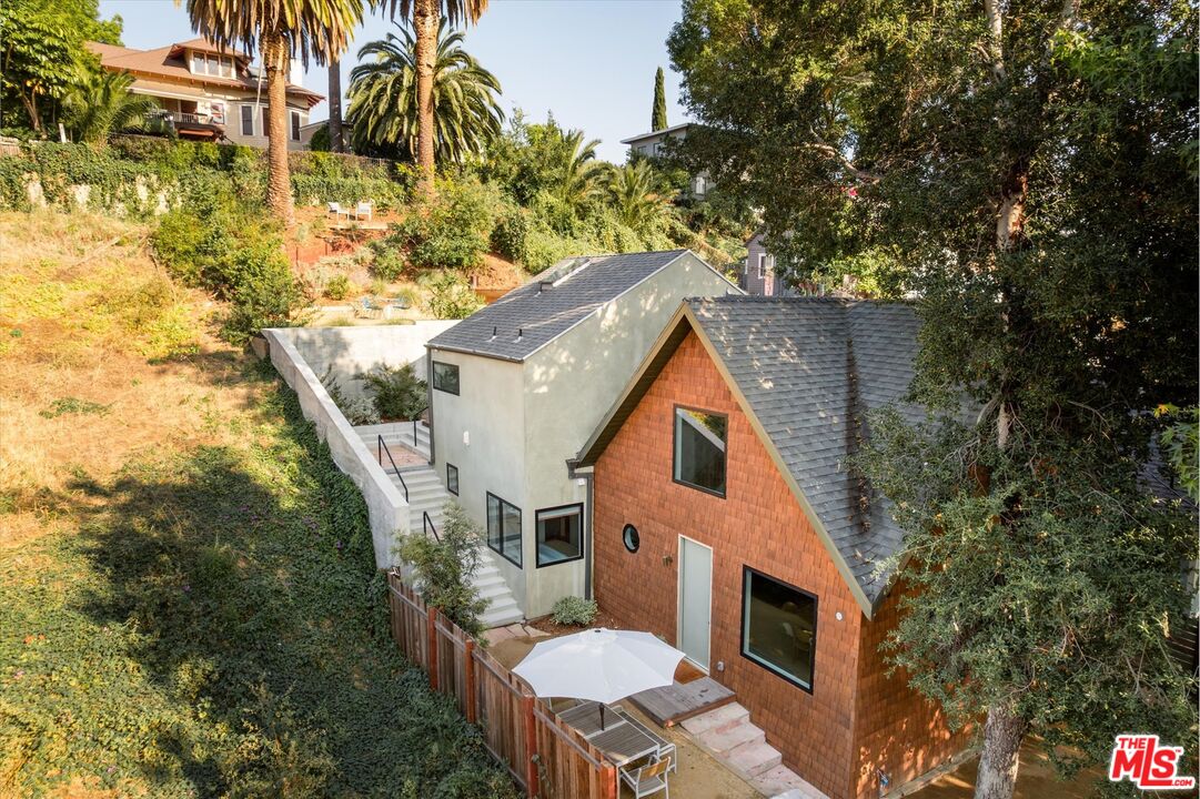 1000 Myra Ave