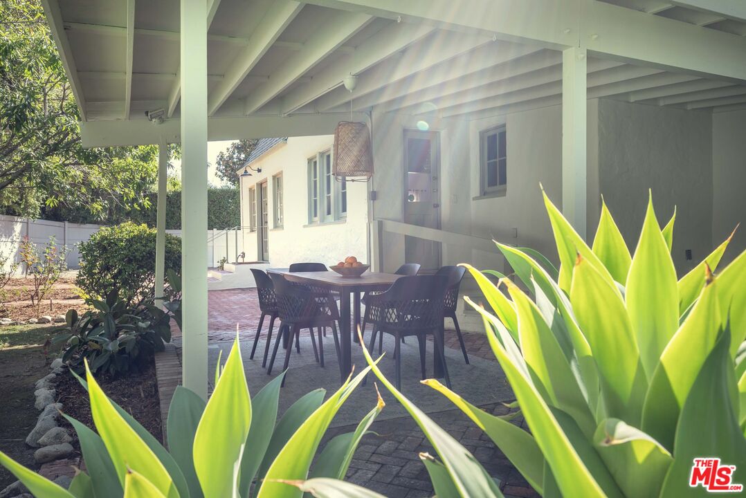 1917 Eden Ave