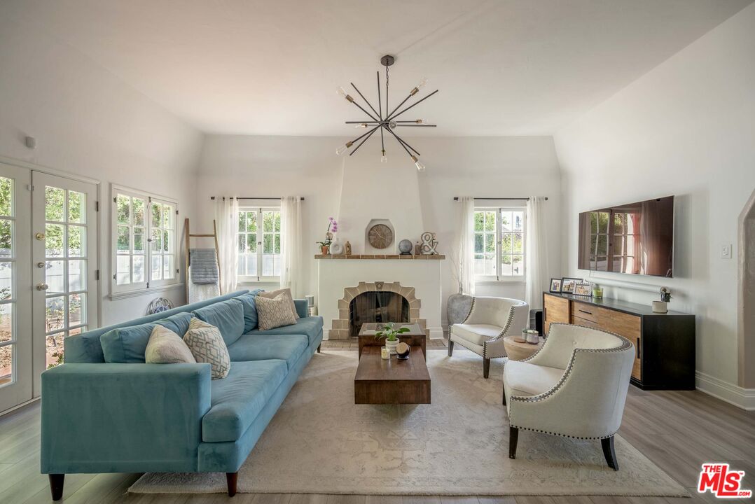 1917 Eden Ave