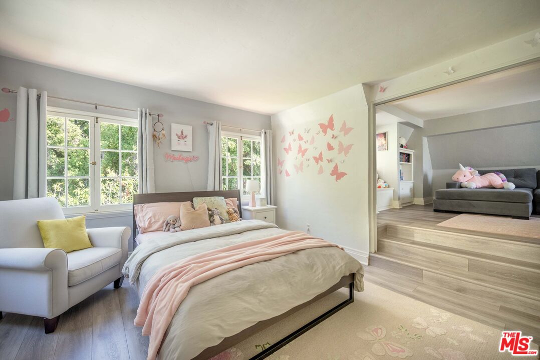 1917 Eden Ave