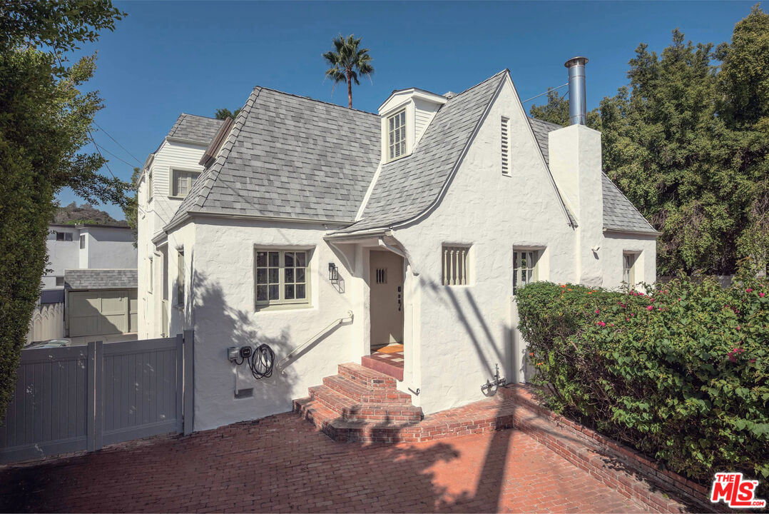 1917 Eden Ave